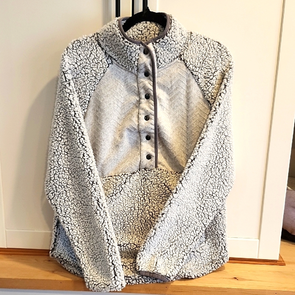 Sale, 3 For $40 Gray Sherpa Fleece Men's Sweater